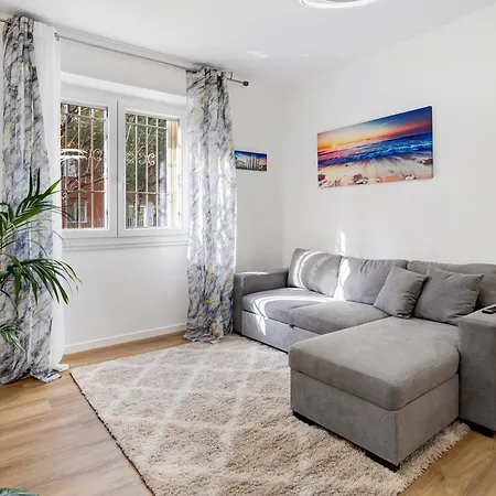 House Global International شقة *